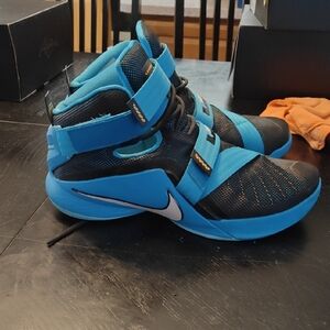 Lebron Soldier IX